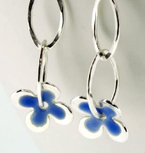 blue daisies earrings