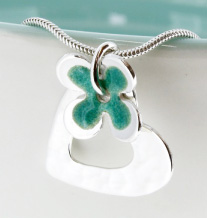 green daisy heart pendant