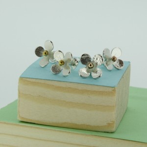 Silver daisy stud earrings
