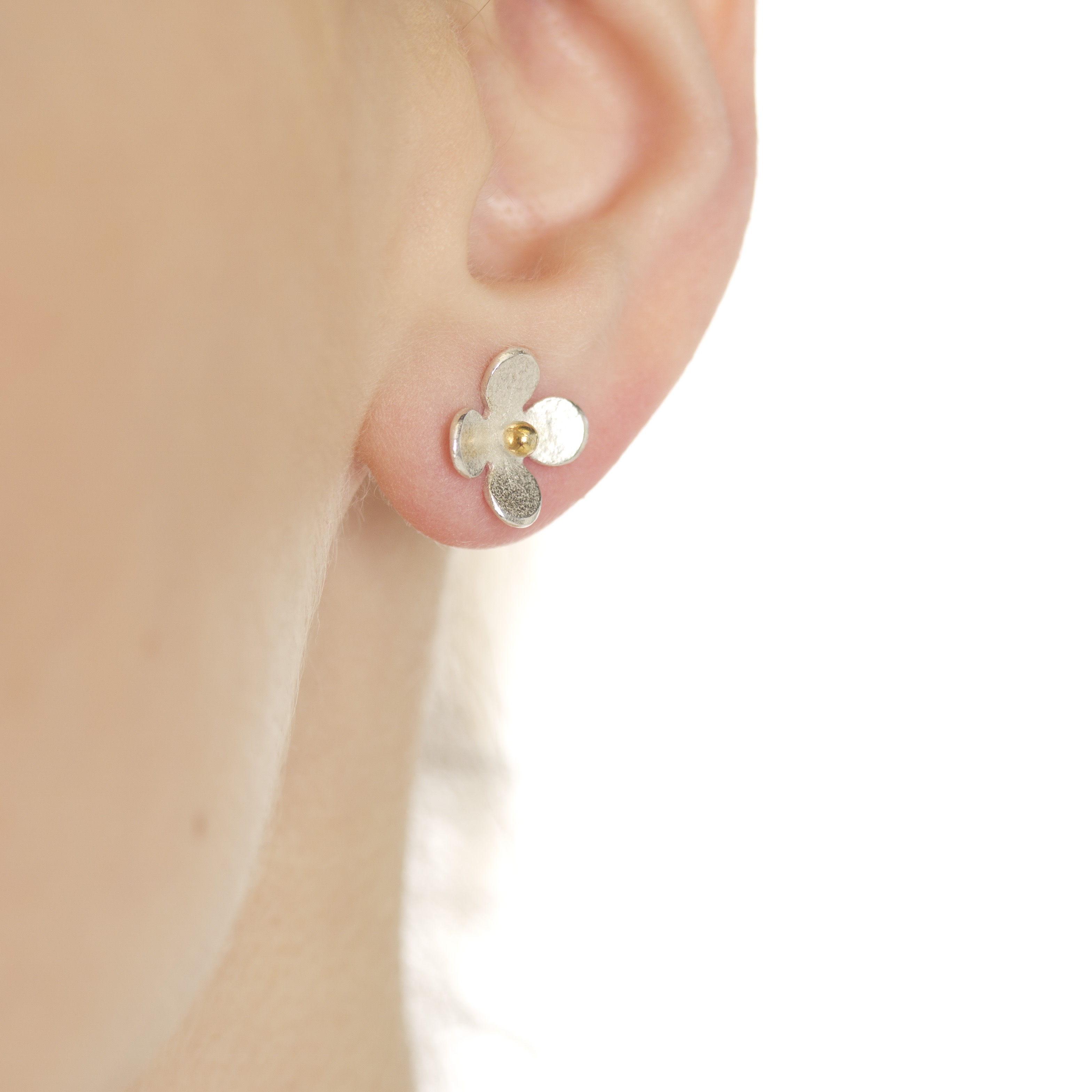 Mini amariella flower deals stud resin earrings