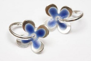 enamel daisies hoop earrings