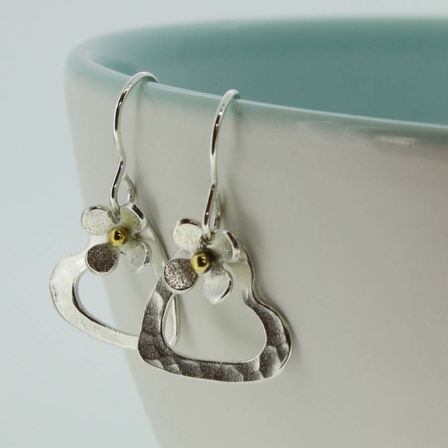 silver heart earrings with daisies