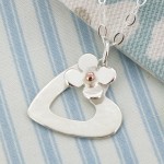 personalised hammered heart pendant with daisy