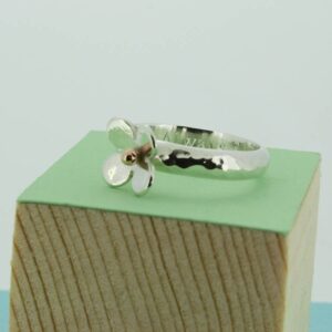 personalised silver with ring daisy