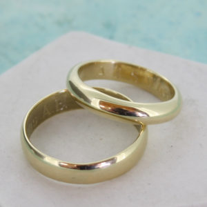 yellow gold wedding rings