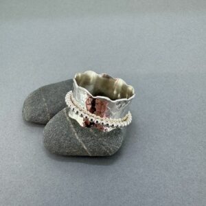 scalloped spinner ring